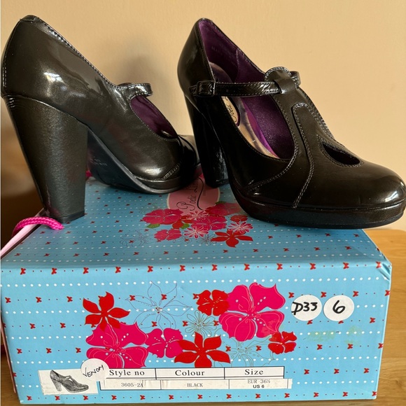 *SOLD* Black Patent Heeled Mary Jane - Picture 3 of 7